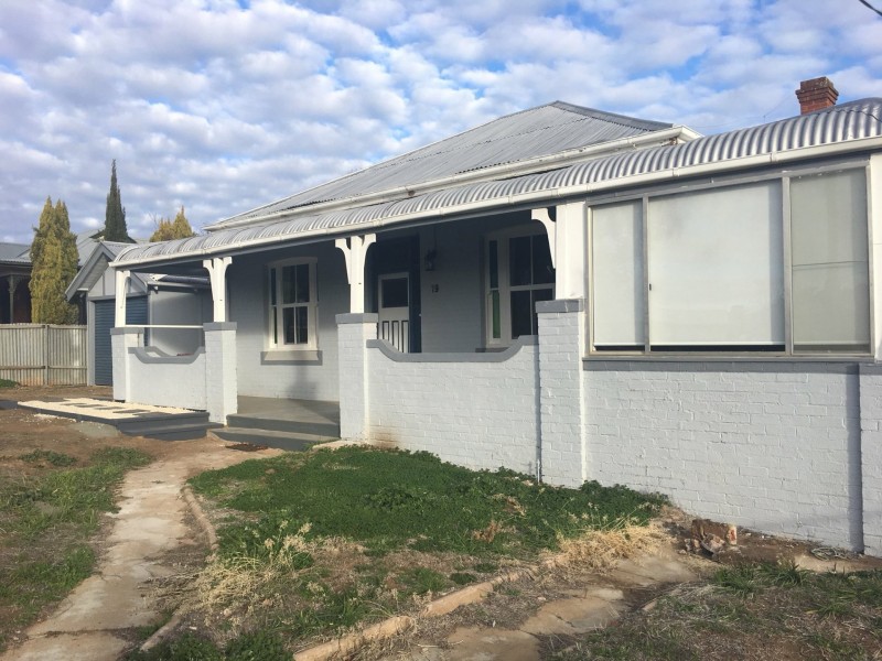 19 Baronga St, Cowra NSW 2794