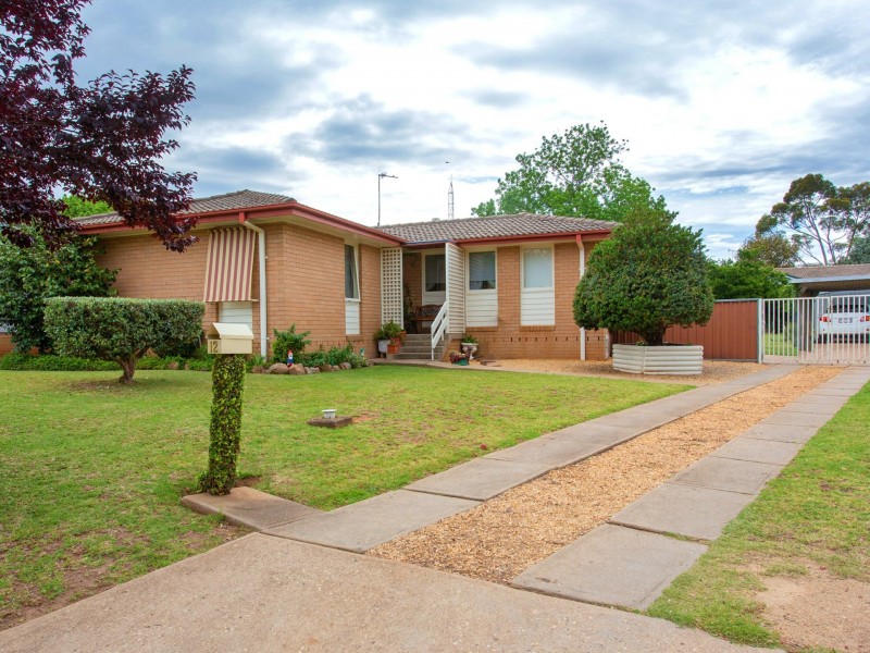 12 Bahloo Street, Cowra NSW 2794