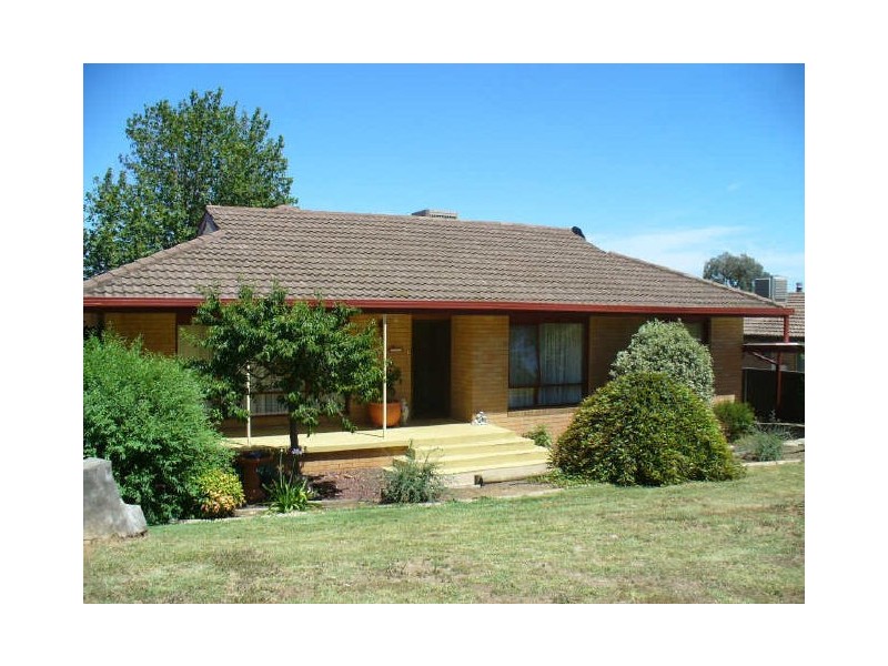 26 Berowra Street, Cowra NSW 2794