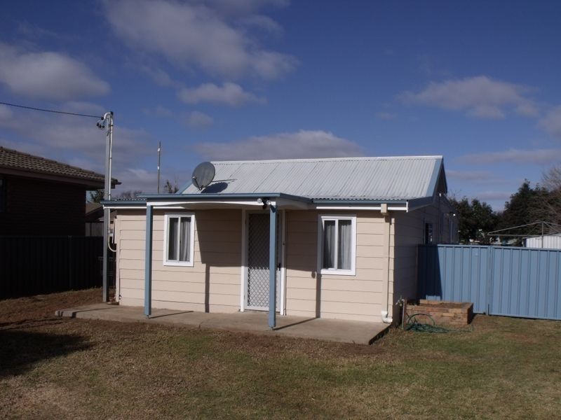 23 Logan Street, Cowra NSW 2794