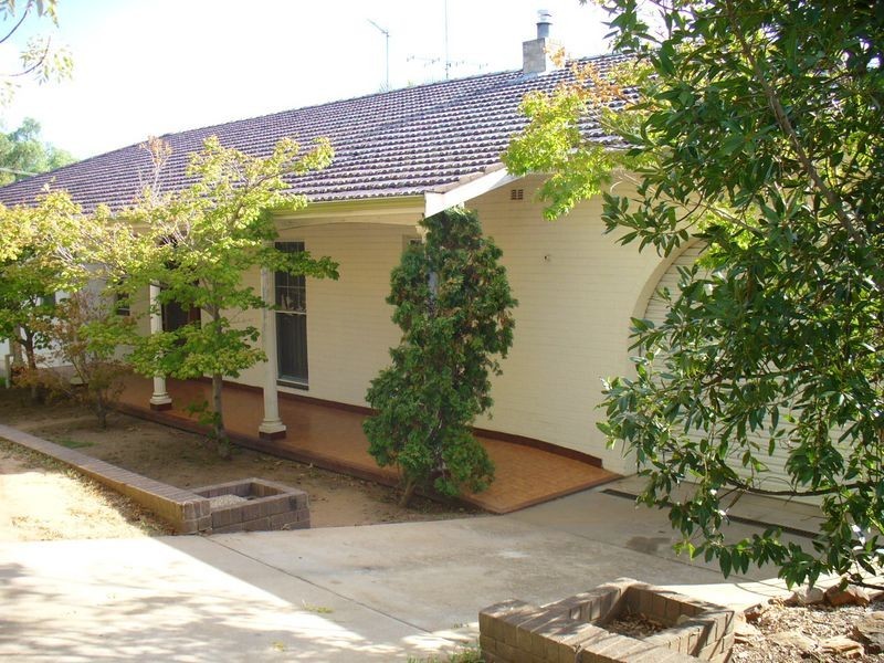32 Liverpool Street, Cowra NSW 2794