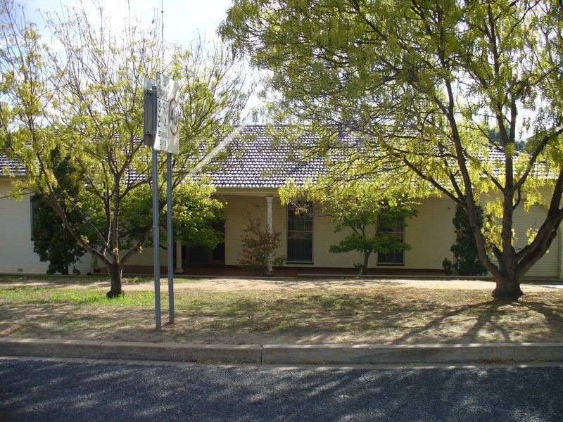 32 Liverpool Street, Cowra NSW 2794