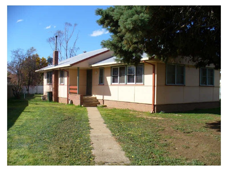 34 Logan Street, Cowra NSW 2794