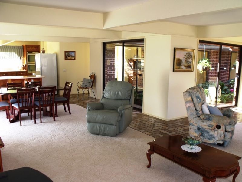 20 Nambucca Circuit, Cowra NSW 2794