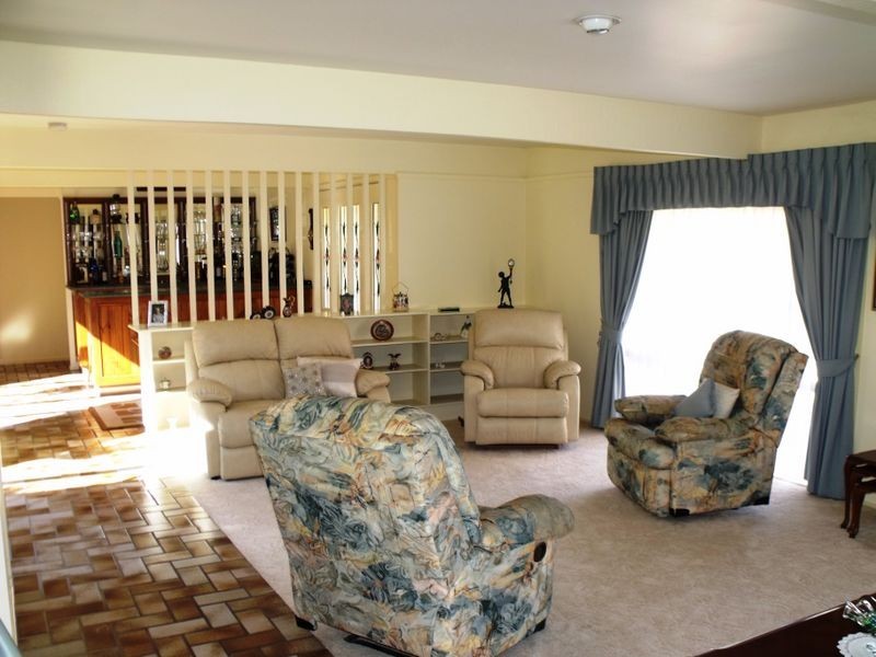 20 Nambucca Circuit, Cowra NSW 2794