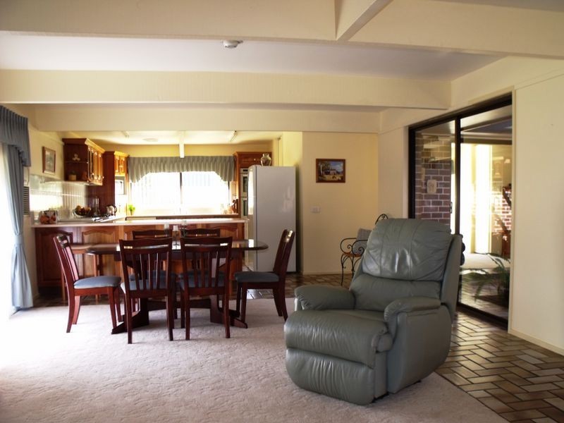 20 Nambucca Circuit, Cowra NSW 2794