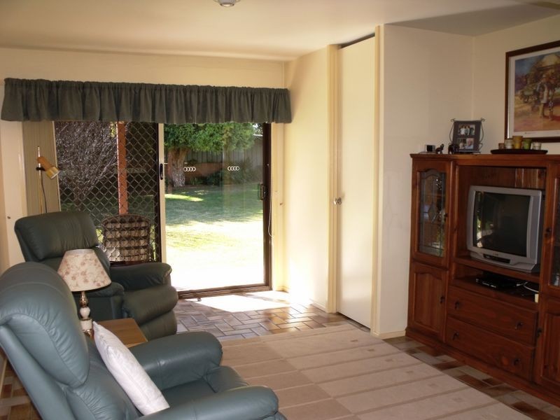 20 Nambucca Circuit, Cowra NSW 2794