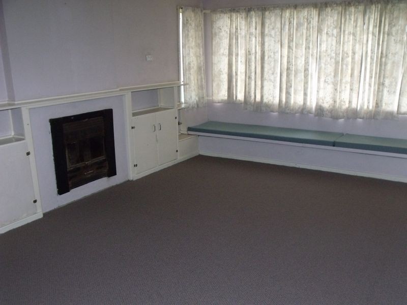 2 Macassar Street, Cowra NSW 2794