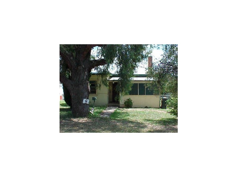 8 Whitby Street, Cowra NSW 2794