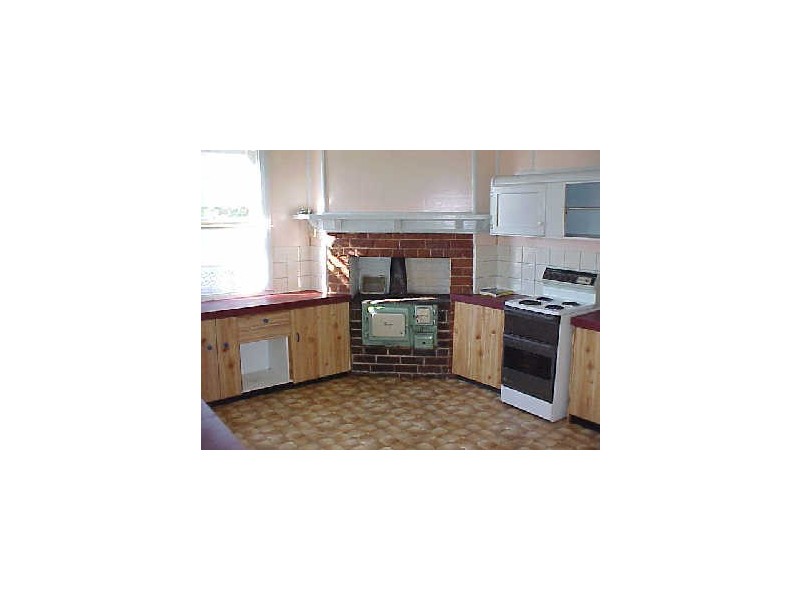 8 Whitby Street, Cowra NSW 2794