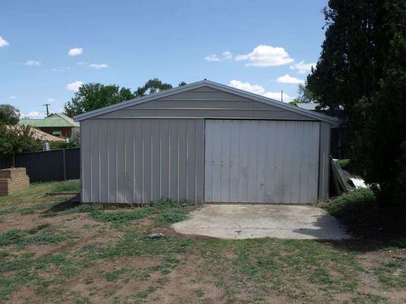 54 Lynch Street, Cowra NSW 2794