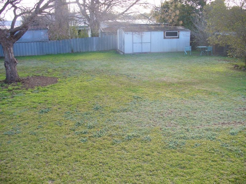 26 Newcombe Street, Cowra NSW 2794