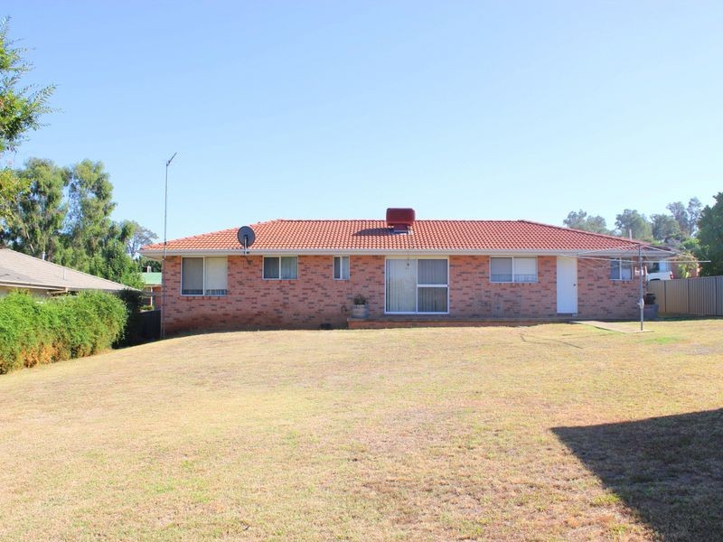 9 Casuarina Close, Cowra NSW 2794