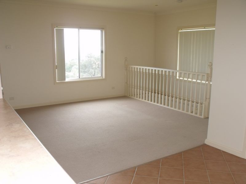 2 Paris Place, Cowra NSW 2794