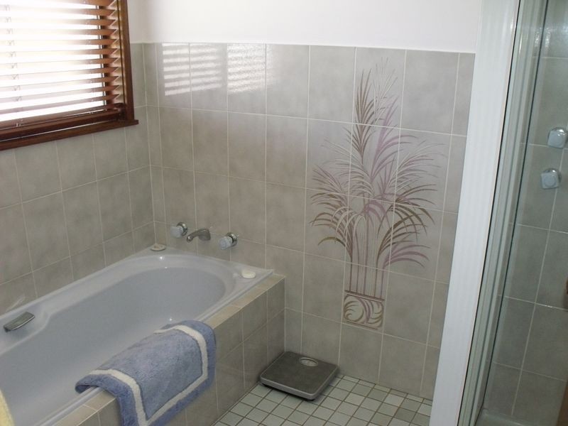 9 Amaroo Avenue, Cowra NSW 2794