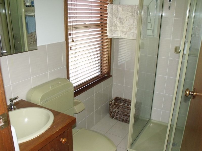 9 Amaroo Avenue, Cowra NSW 2794