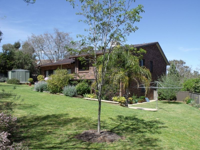 9 Amaroo Avenue, Cowra NSW 2794