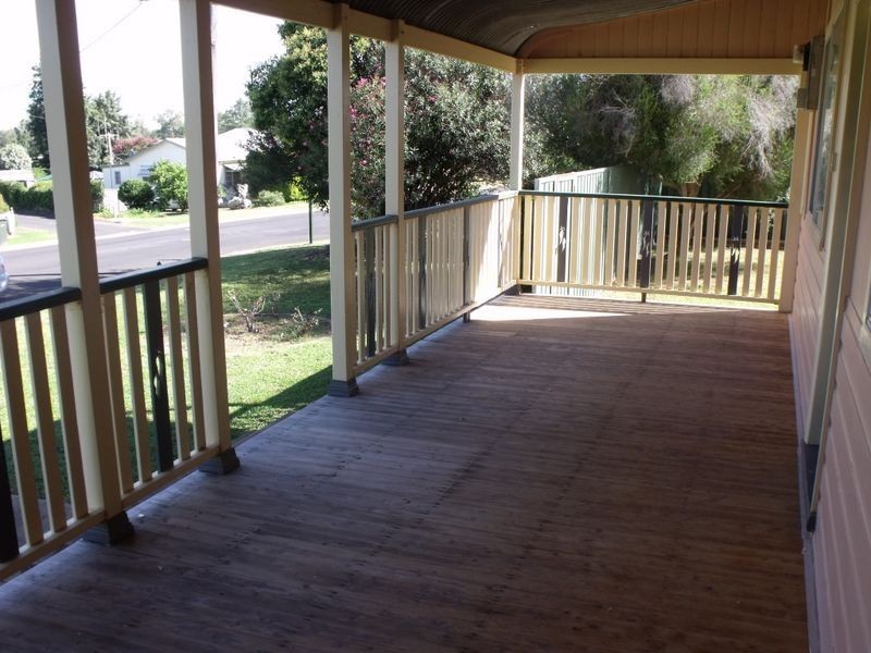 31 Brisbane Avenue, Cowra NSW 2794