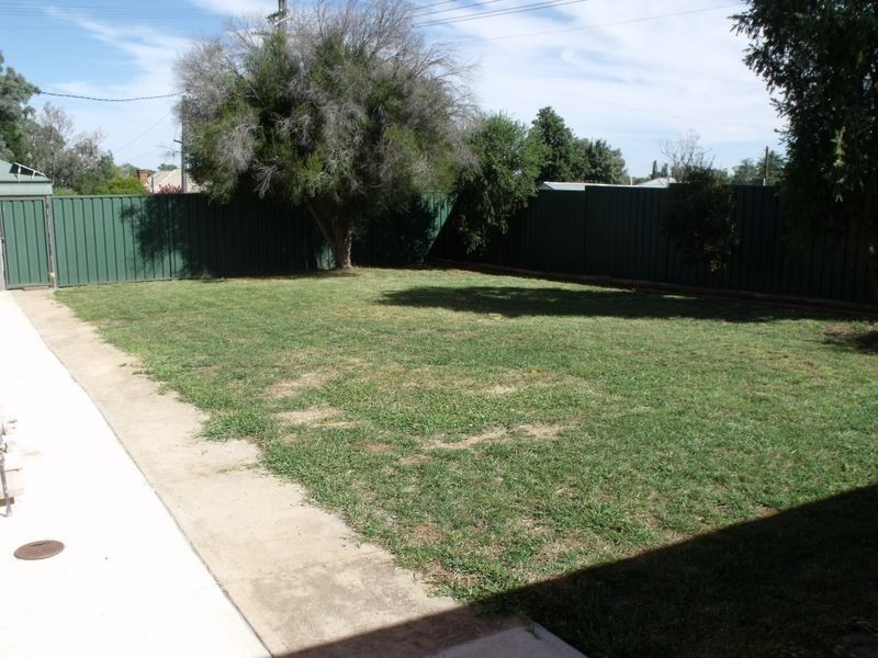 31 Brisbane Avenue, Cowra NSW 2794