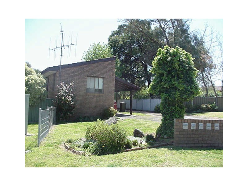 4/6 Yaldara Crescent, Cowra NSW 2794