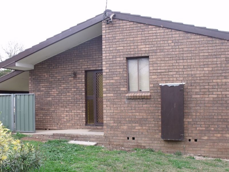 4/6 Yaldara Crescent, Cowra NSW 2794