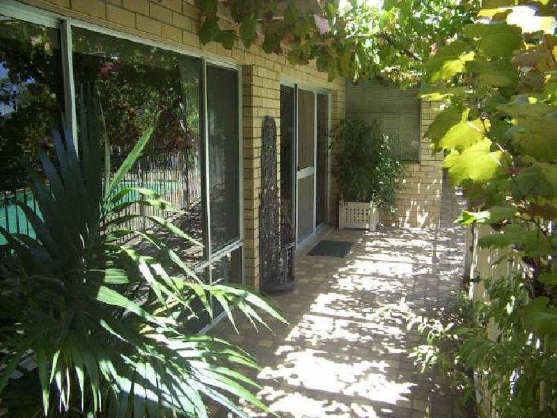 12 Yarrawonga Crescent, Cowra NSW 2794