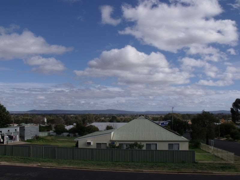 13 Waugoola Street, Cowra NSW 2794
