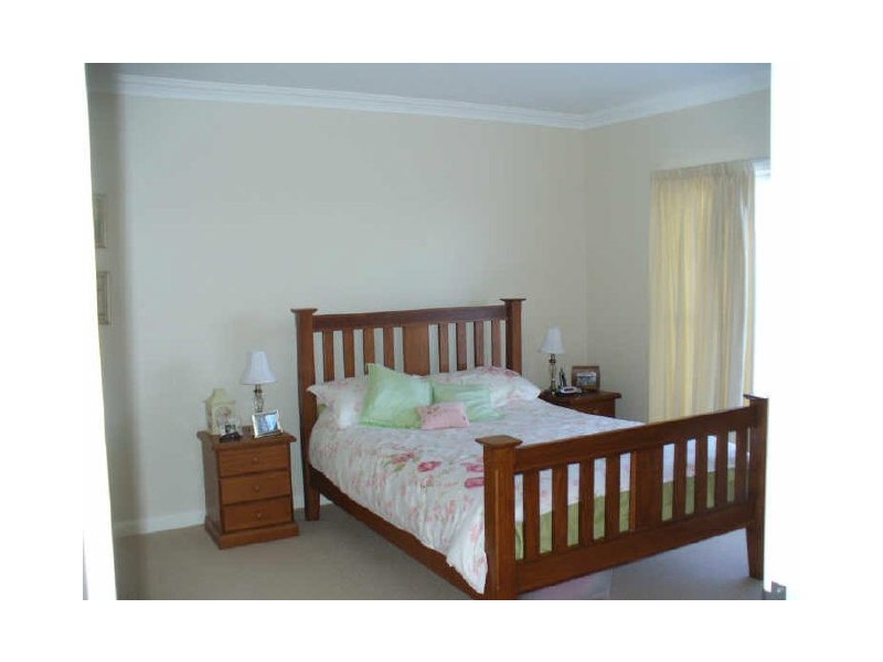 8 Paris Place, Cowra NSW 2794