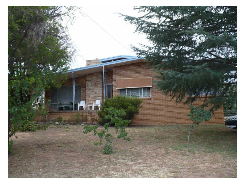 39 Comerford Street, Cowra NSW 2794