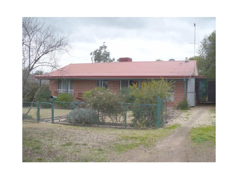 9 Hassan Street, Cowra NSW 2794