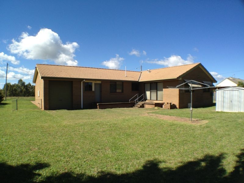 4 Dawson Drive, Cowra NSW 2794