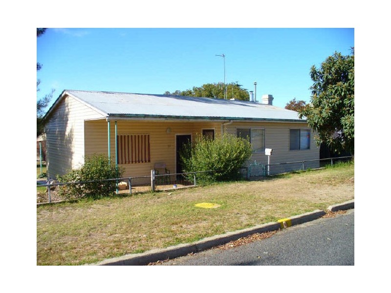57 Fitzroy Avenue, Cowra NSW 2794