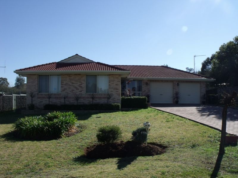 24 Evans Street, Cowra NSW 2794