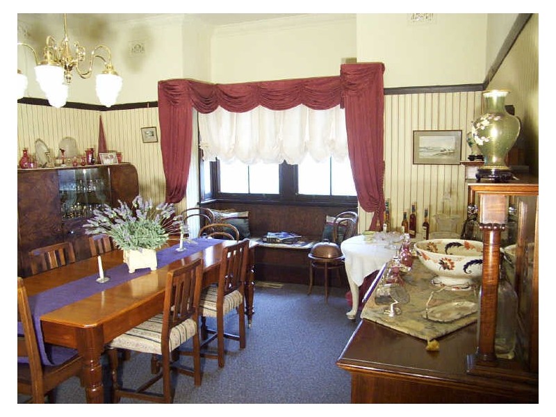 90 Liverpool Street, Cowra NSW 2794