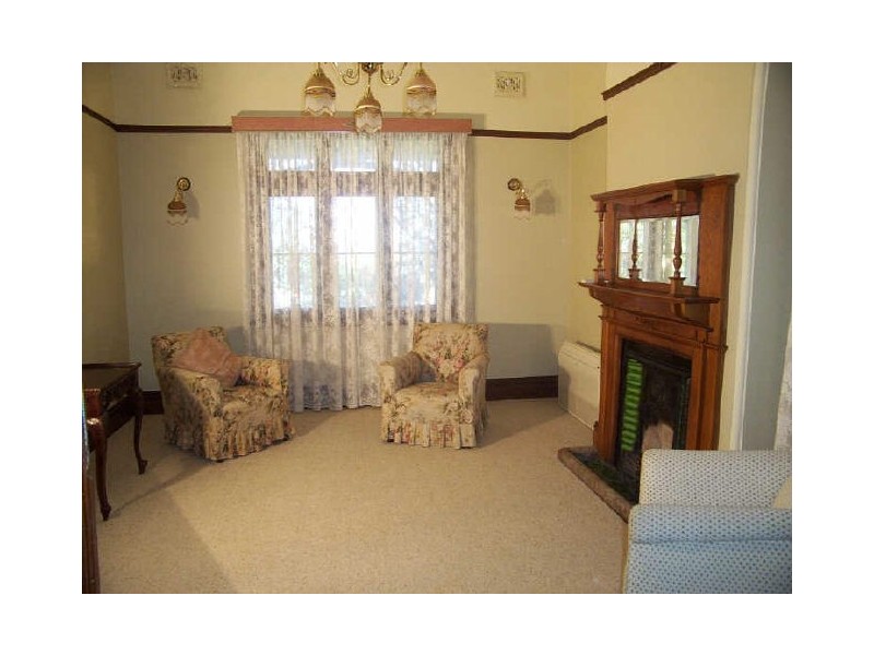 41 Lachlan Street, Cowra NSW 2794