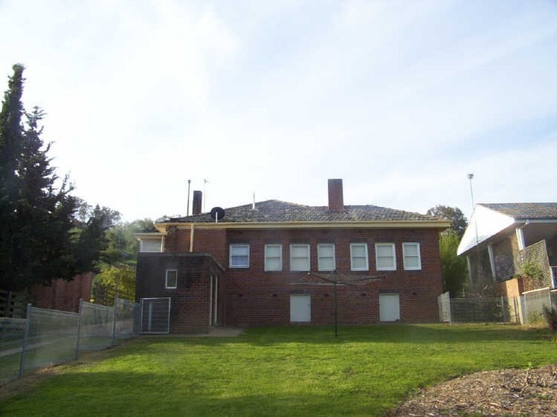 15 Carleton Street, Cowra NSW 2794