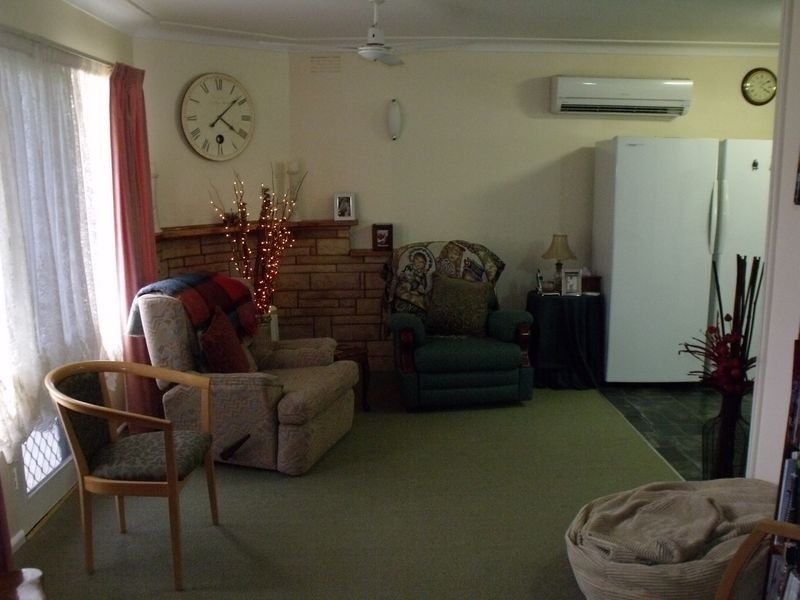 8 Newcombe Street, Cowra NSW 2794