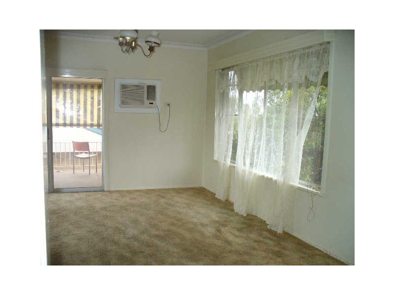 7 Karinya Street, Cowra NSW 2794