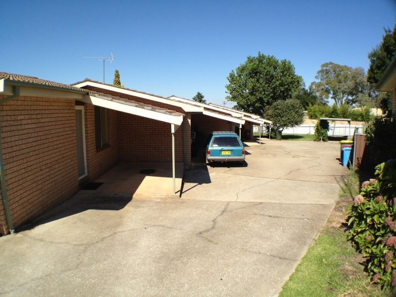 5 Coolabah Crescent, Cowra NSW 2794