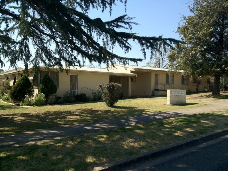 8 Pitt Street, Cowra NSW 2794