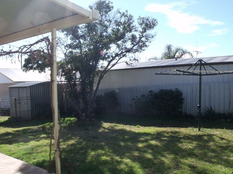 8 Pitt Street, Cowra NSW 2794