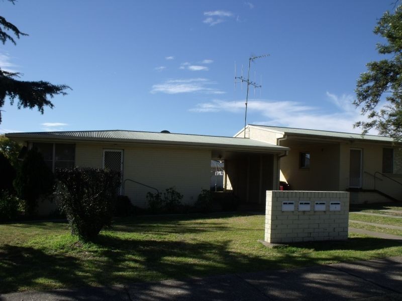 8 Pitt Street, Cowra NSW 2794
