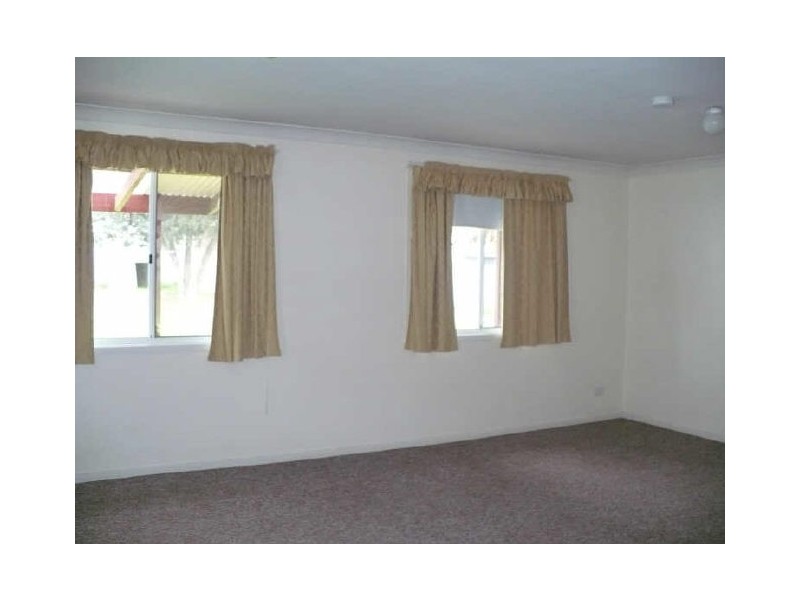 17 Hood Street, Cowra NSW 2794