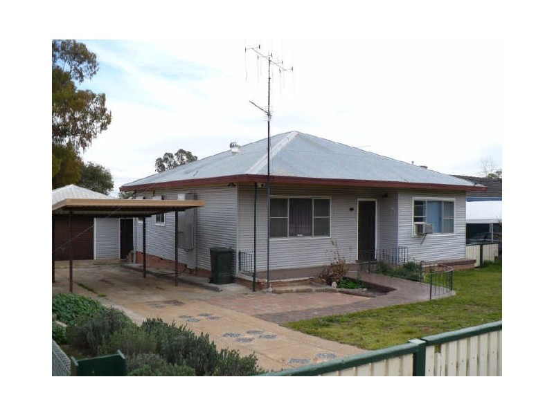 14 Kibbler Street, Cowra NSW 2794