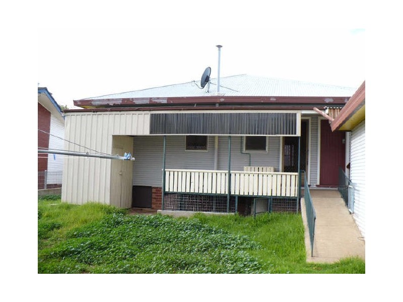 14 Kibbler Street, Cowra NSW 2794