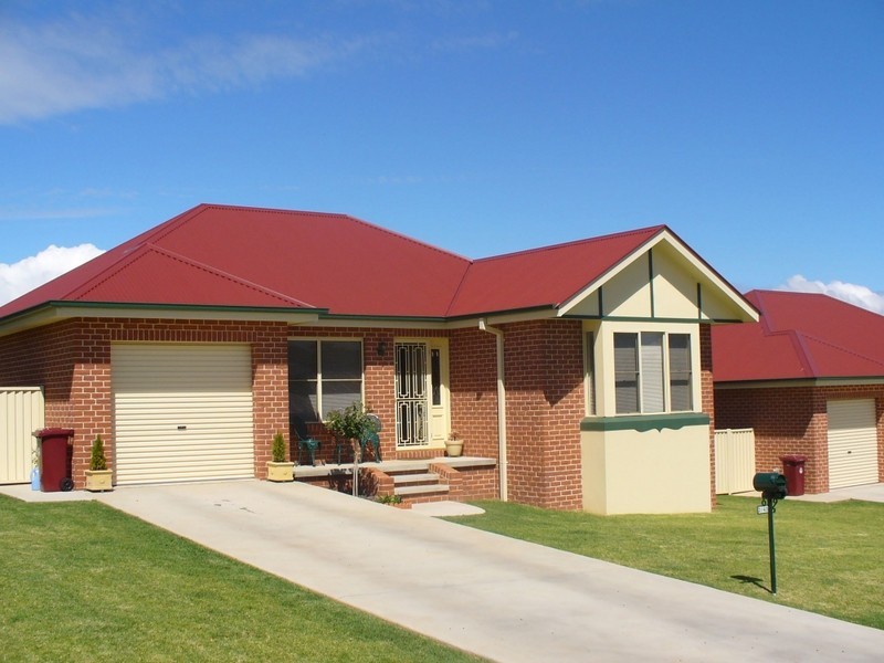 2/43 London Drive, Cowra NSW 2794