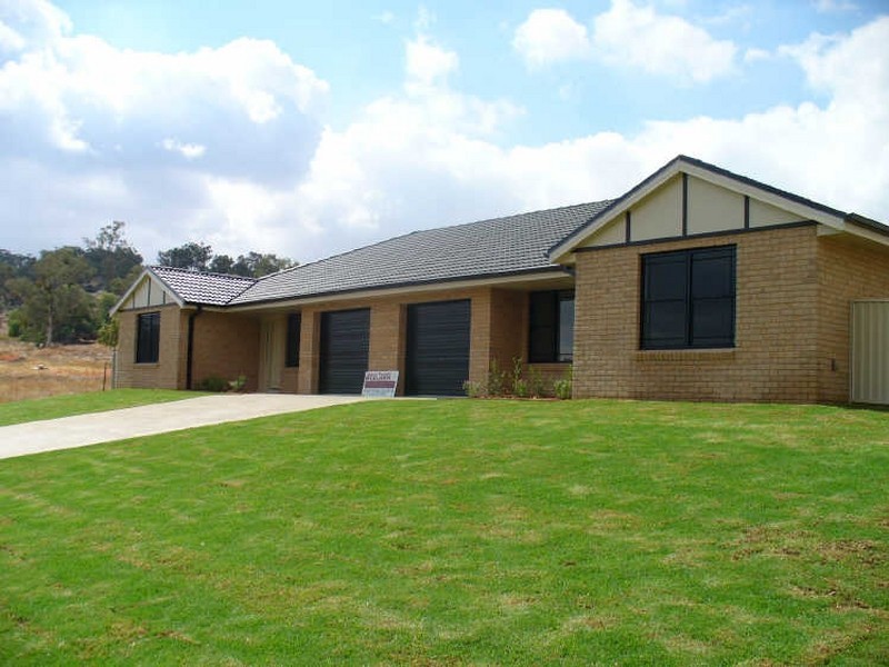 1&2/39 London Drive, Cowra NSW 2794