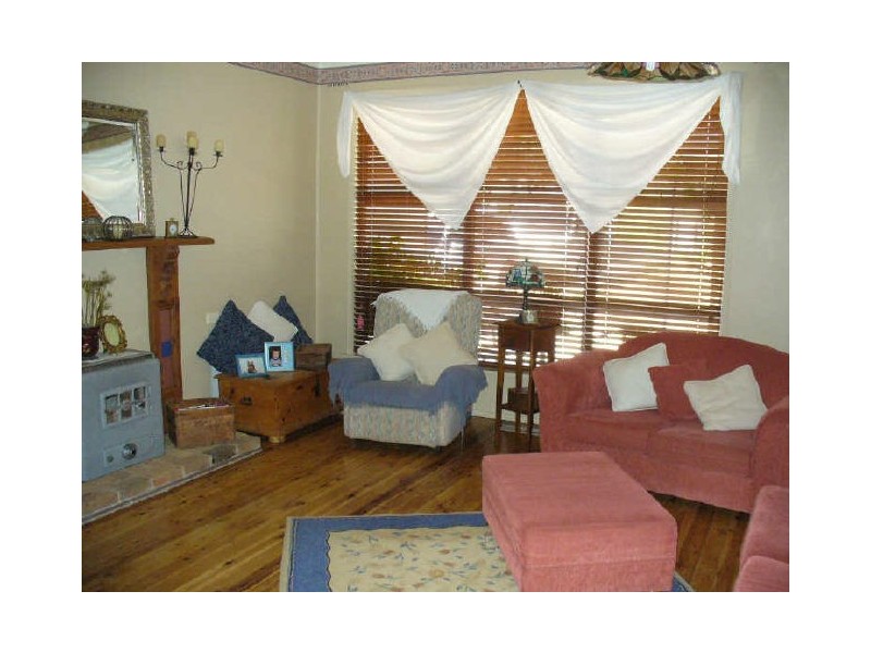 24 Pitt Street, Cowra NSW 2794