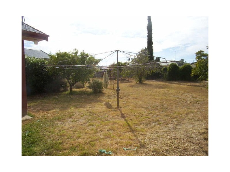 35 Lee Street, Cowra NSW 2794