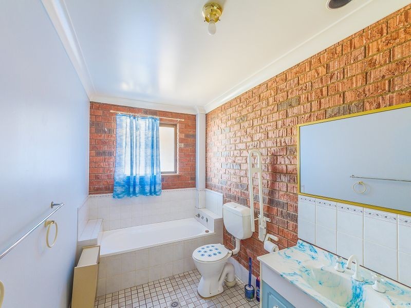 2/42 Evans Street, Cowra NSW 2794